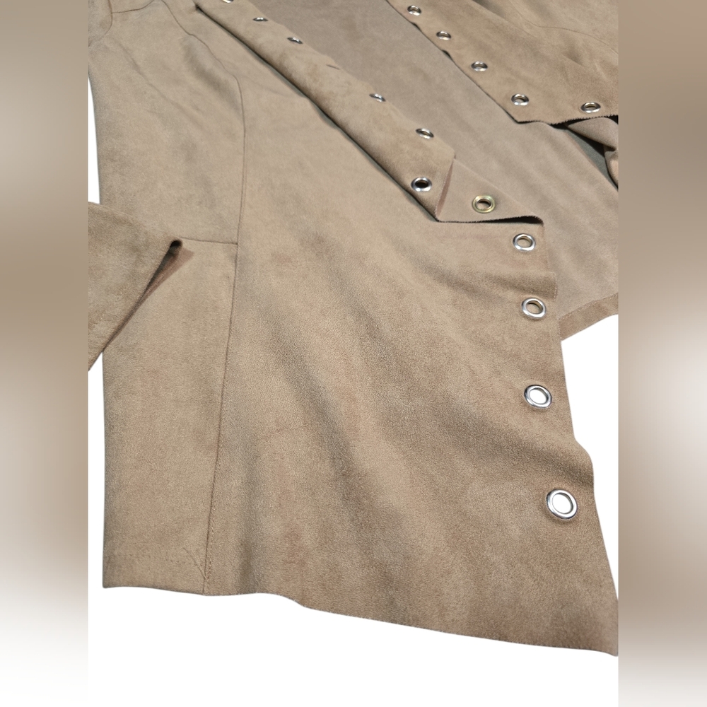 Chico's Faux Suede Drape Front Jacket With Grommets Size Medium Petite Tan - Picture 4 of 6